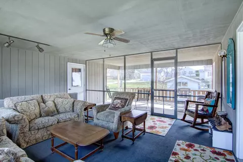 Living - 205 4th Grant Blvd E, Wabasha, MN 55981 photo 6 of 7