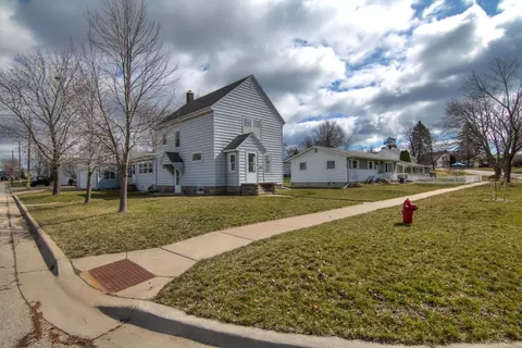 Exterior - 205 4th Grant Blvd E, Wabasha, MN 55981 photo 9 of 9