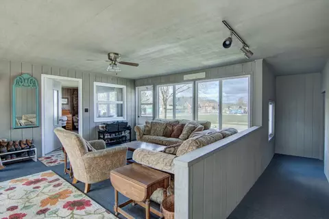 Living - 205 4th Grant Blvd E, Wabasha, MN 55981 photo 5 of 7