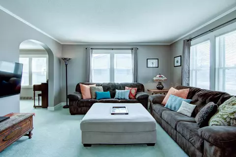 Living - 205 4th Grant Blvd E, Wabasha, MN 55981 photo 1 of 7