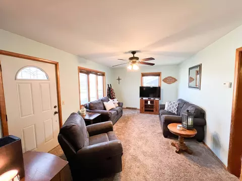 634 Kentucky Ave, Adrian, MN 56110 photo 3