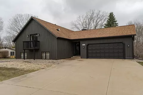 1411 Willow Ln SW, Rochester, MN 55902