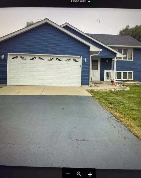 3511 Gentry Ave N, Oakdale, MN 55128