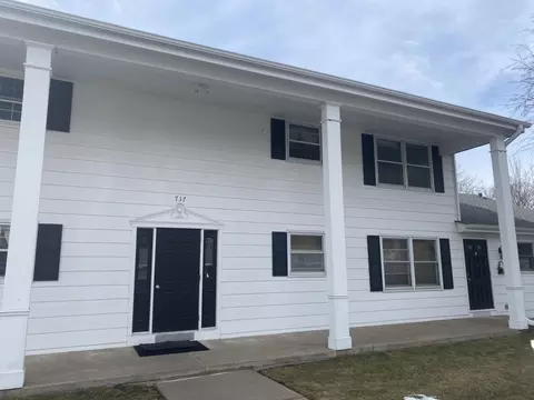 737 11th St S #12, Hudson, WI 54016
