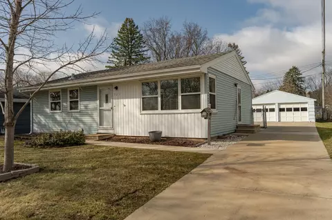 321 36th Ave NW, Rochester, MN 55901