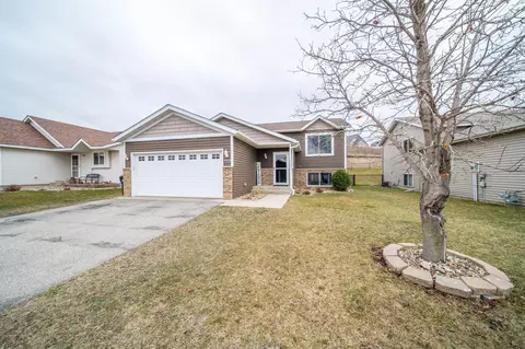 4253 Trumpeter Dr SE, Rochester, MN 55904