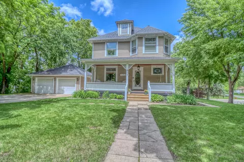 305 1st Ave SE, Pelican Rapids, MN 56572