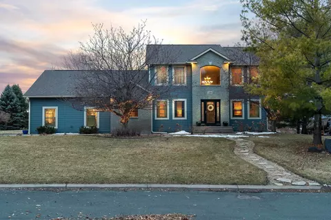 1100 S Trappers Xing, Lino Lakes, MN 55038