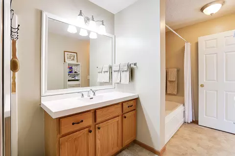 2064 Willow Cir, Centerville, MN 55038 photo 19