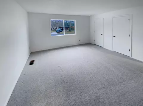4785 Beacon Hill Rd, Eagan, MN 55122 photo 5