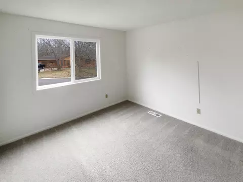 4785 Beacon Hill Rd, Eagan, MN 55122 photo 6