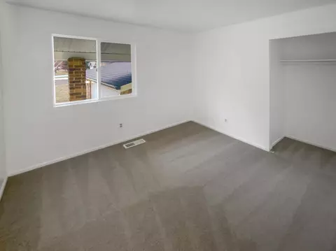 4785 Beacon Hill Rd, Eagan, MN 55122 photo 12