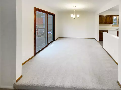 4785 Beacon Hill Rd, Eagan, MN 55122 photo 3