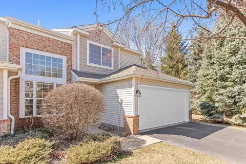 348 Wilderness Dr, Chaska, MN 55318
