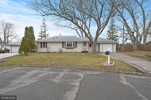 91 Skillman Ave E, Maplewood, MN 55117