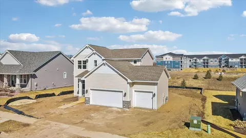 2896 Coventry Cir, River Falls, WI 54022
