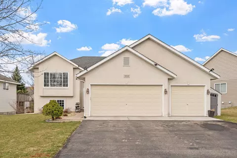 9318 212th St W, Lakeville, MN 55044
