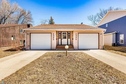 1322-1324 16 12 St S, Fargo, ND 58103