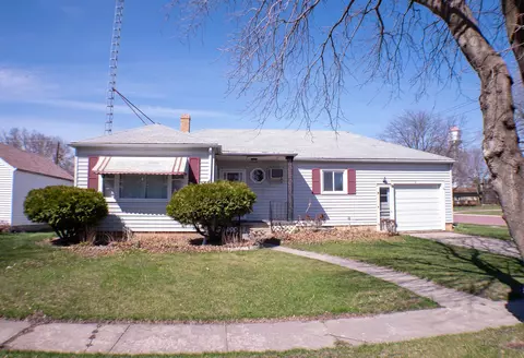 211 Birch St W, Trimont, MN 56176