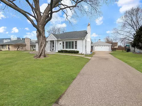 1311 Preston Ln, Hopkins, MN 55343