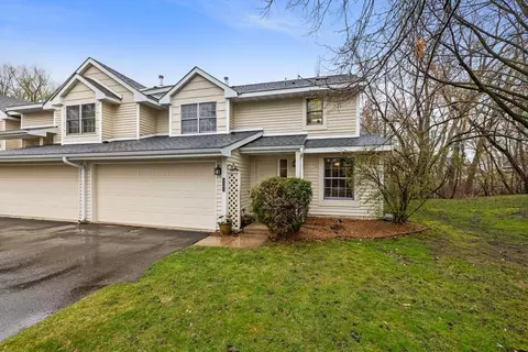 5201 Silver Maple Cir, Minnetonka, MN 55343
