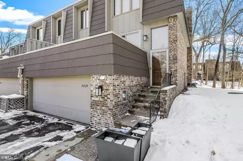 10228 Berkshire Rd, Bloomington, MN 55437