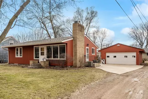 724 Shumway St S, Shakopee, MN 55379