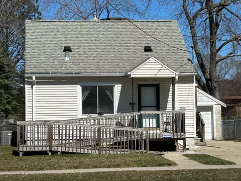 1001 7th St NE, Rochester, MN 55906