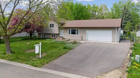 9224 79th St S, Cottage Grove, MN 55016