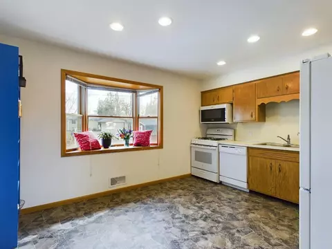 2058 Copper Ln, Eagan, MN 55122 photo 4