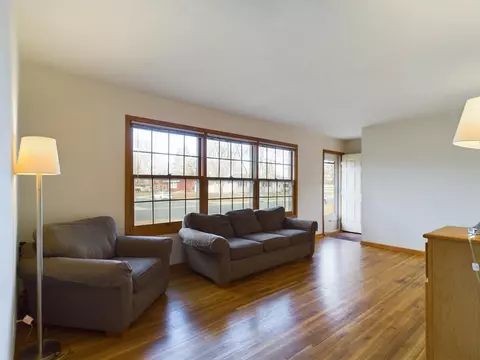 2058 Copper Ln, Eagan, MN 55122 photo 2