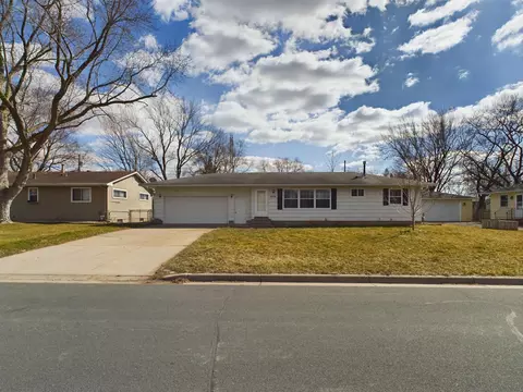 2058 Copper Ln, Eagan, MN 55122