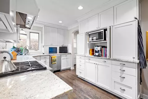 Kitchen - 4824 Maple Rd, Edina, MN 55424 photo 2 of 3