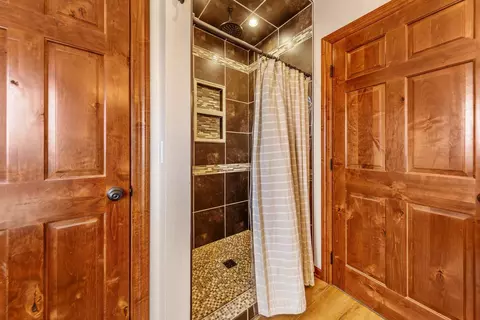 Bath - 153 Shoreview Dr, Elysian, MN 56028 photo 4 of 6
