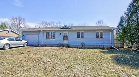 29935 Broadway St, Lindstrom, MN 55045