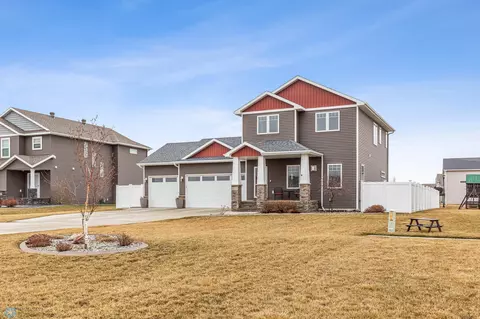 6321 56th Ave S, Fargo, ND 58104