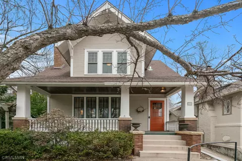 208 Victoria St S, Saint Paul, MN 55105