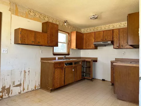 709 27th Ave SW, Willmar, MN 56201 photo 9