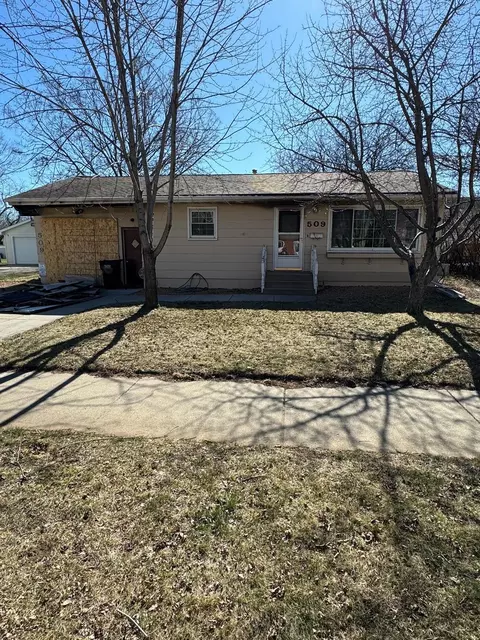 509 N 4th St, Saint Peter, MN 56082