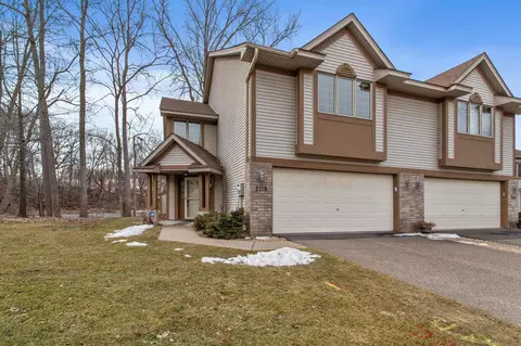 2118 Holloway Ave E, Maplewood, MN 55109