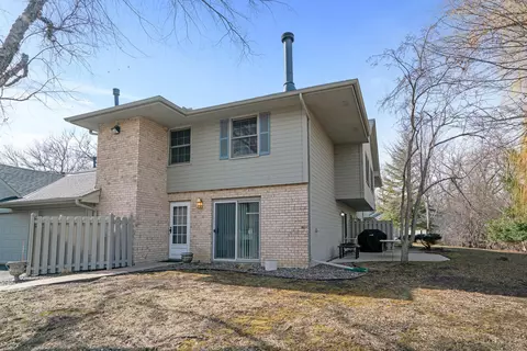 18710 Clear View Ter, Minnetonka, MN 55345