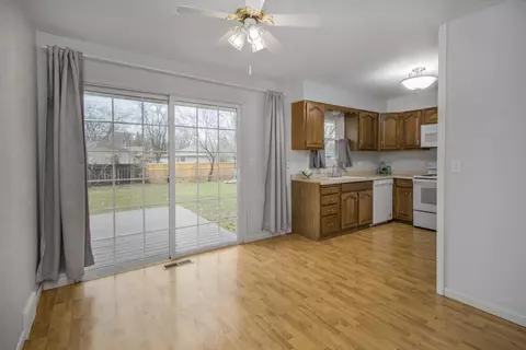 3300 Canterbury Dr, Bloomington, MN 55431 photo 2