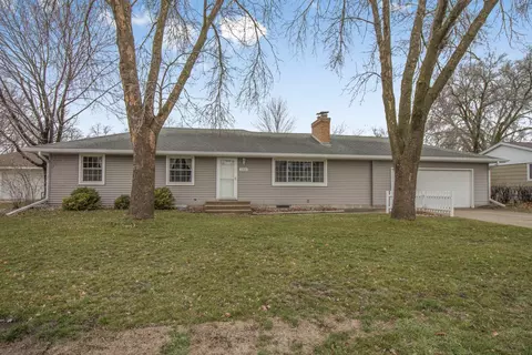 3300 Canterbury Dr, Bloomington, MN 55431