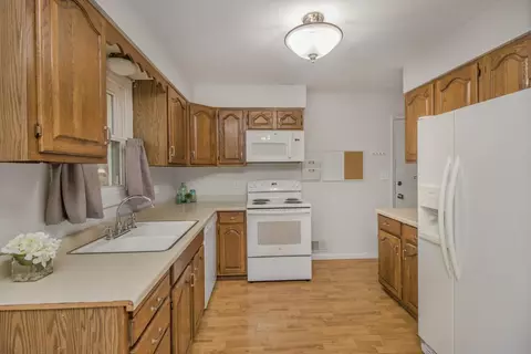 3300 Canterbury Dr, Bloomington, MN 55431 photo 5
