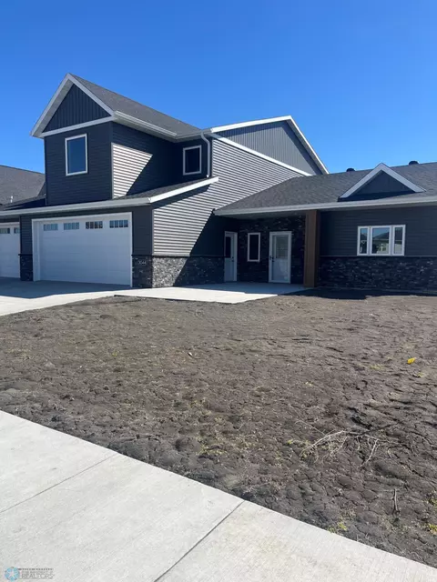3044 Prairie Farms Cir S, Fargo, ND 58104