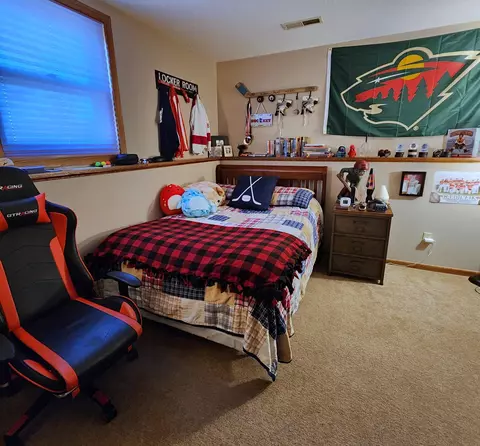 Bedroom - 2708 13th Ave NW, Willmar, MN 56201 photo 5 of 6
