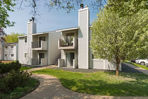 1721 Fulham St #G, Lauderdale, MN 55113