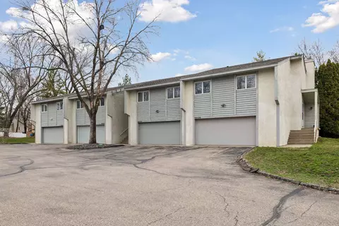 13032 Judicial Rd, Burnsville, MN 55337