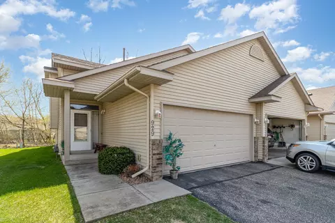 929 14th Ln SE, Cambridge, MN 55008