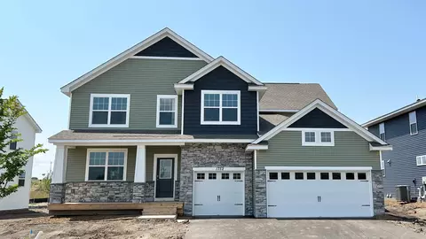 1752 Rainier Dr, Shakopee, MN 55379